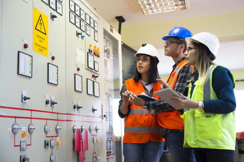 O departamento de engenharia da ATG atua ativamente para a sua garantia de energia contínua.